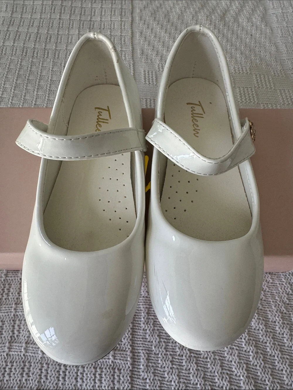 Tulleen White Mary Jane Kids' Shoes with Strap